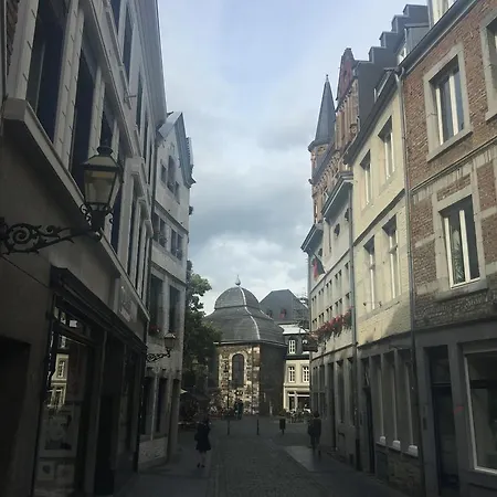 3 Konige Am Dom Aachen